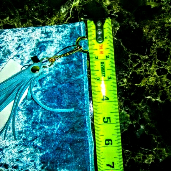 (NEW)! Soft! Baby Blue Crush Velvet Clutch! - Picture 5 of 8